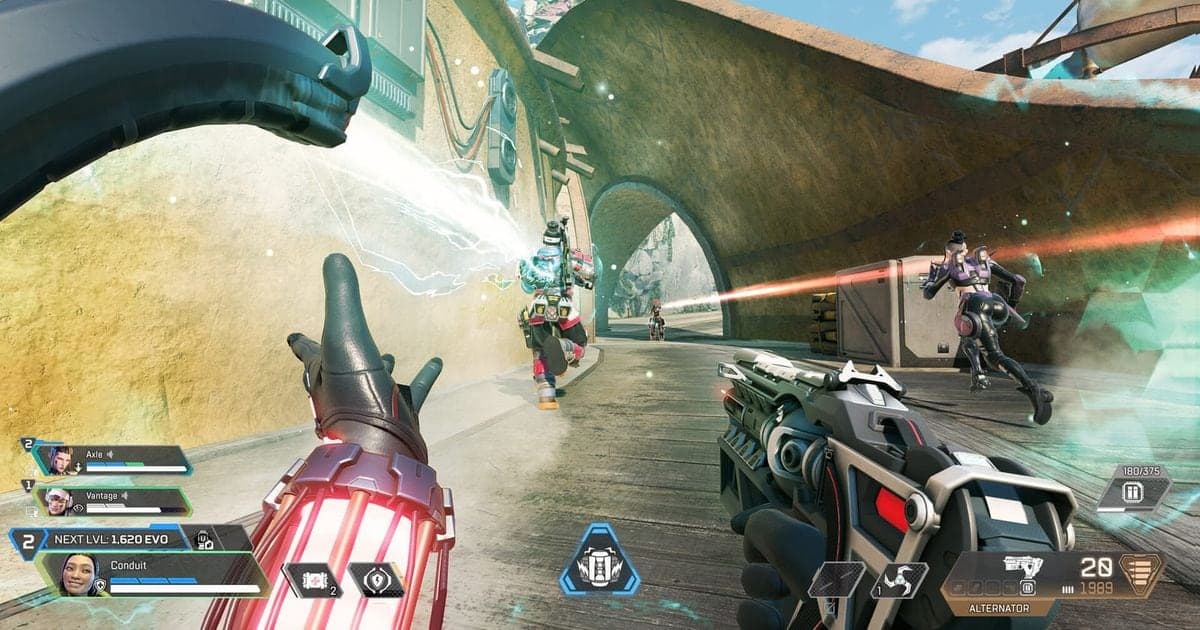 Apex Legendsの公式画像(一人称視点の交戦シーン)