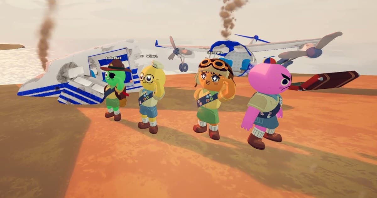 PEAKの公式Steamスクリーンショット:浜辺に墜落して煙を上げる飛行機の前に4人のスカウトが並んで立ち、うち3人の頭上にプレイヤー名が表示されている場面