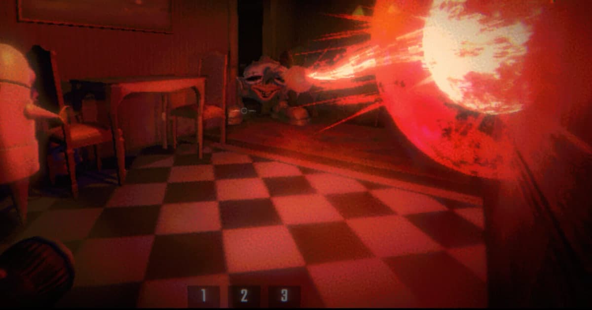 Offizieller Steam-Screenshot von R.E.P.O.: Eine riesige, rot leuchtende Kugel schießt Lichtstrahlen durch ein Esszimmer mit Schachbrettboden, daneben ein fauchendes Monster und ein Crew-Roboter in rotem Licht