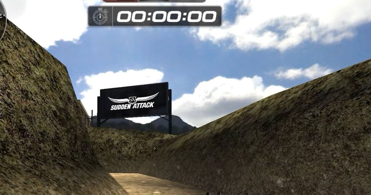 Actual Sudden Attack gameplay — the training range with the SUDDEN ATTACK billboard and round timer